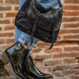 boots-romy-cuir-vernis-noir-les-pymprenelles